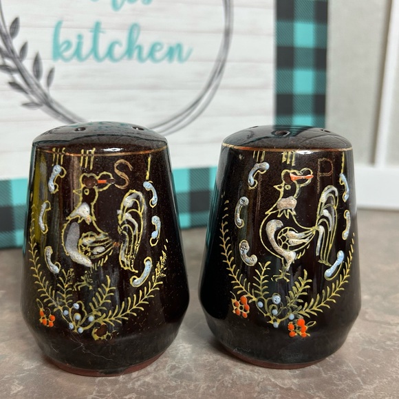 Japan Redware Tea Set and Salt/Pepper Shakers - Picture 3 of 14